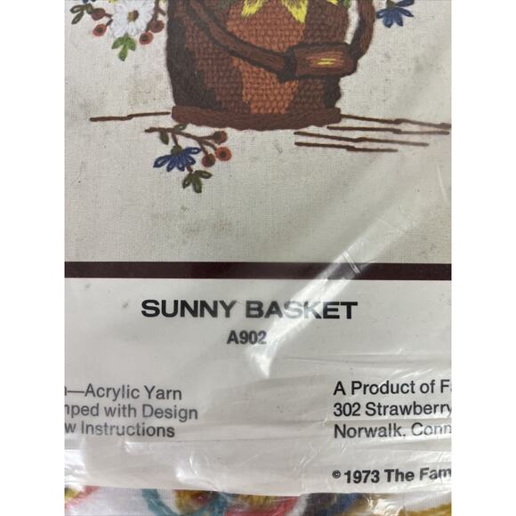 NEW SUNNY BASKET Crewel Kit 14”x14” The Family Circle Picture Or Pillow Top - Picture 4 of 7